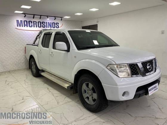 NISSAN FRONTIER 2.5 SE STRIKE 4X2 CD TURBO ELETRONIC DIESEL 4P MANUAL